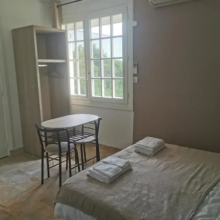 3 , Disneyland - Parking Gratuit - Maison Des Platanes Apartment Meaux